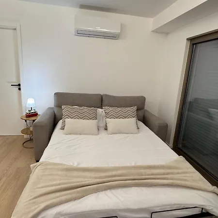 Apartment On The Aveiro